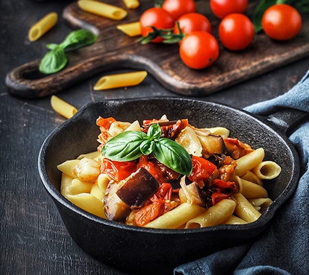 Pasta alla Norma avec de la ricotta Casa Azzurra, riche en protéines naturelles